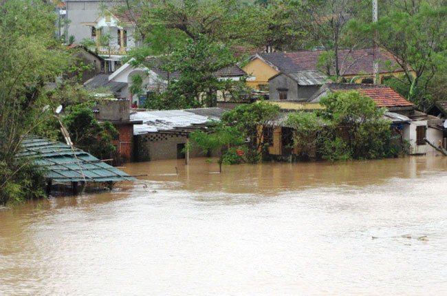 Đèo An Khê sạt lở, giao thông bị chia cắt