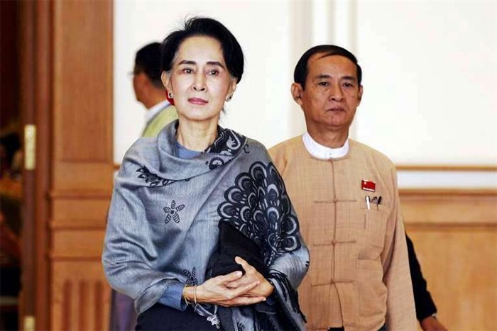 Hôm nay – ngày lịch sử của Myanmar: lần đầu tiên có một quốc hội do dân bầu thực sự *