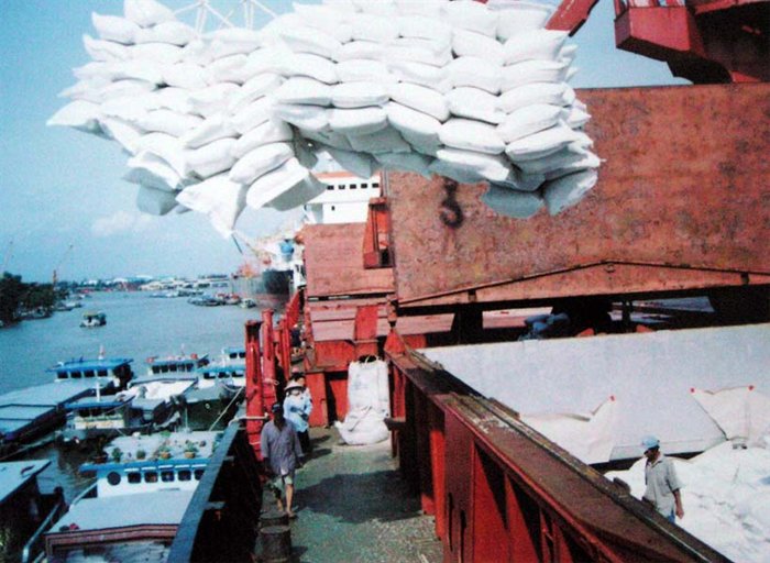 Trung Quốc thành thị trường nhập khẩu gạo lớn nhất của Việt Nam