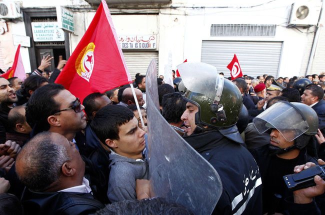 Tunisia biểu tình lớn yêu cầu chính phủ từ chức