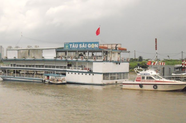 TPHCM chuẩn bị lương thực cho người dân tránh bão TPHCM chuẩn bị lương thực cho người dân tránh bão