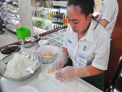 FamilyMart đẩy nhanh mở cửa hàng tiện lợi