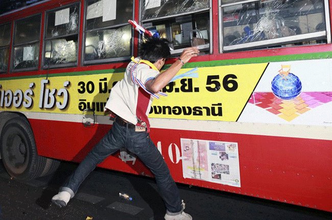 Thái Lan: Đụng độ giữa 2 phe, ít nhất 1 người chết