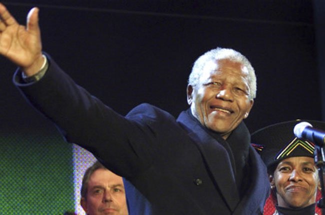 Cựu Tổng thống Nam Phi Nelson Mandela qua đời