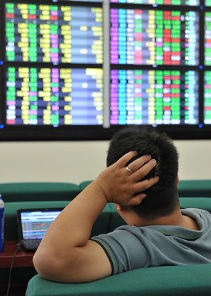 Cổ phiếu lớn kéo VN-Index giảm