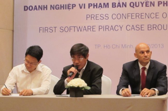 Lạc Việt, Microsoft kiện doanh nghiệp vi phạm bản quyền phần mềm