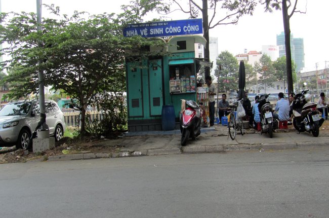 Sacombank đầu tư nhà vệ sinh công cộng tại TPHCM