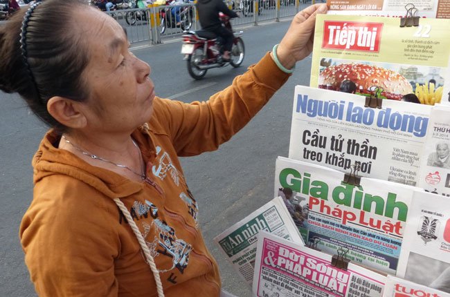 Báo Sài Gòn Tiếp Thị bộ mới đến tay bạn đọc