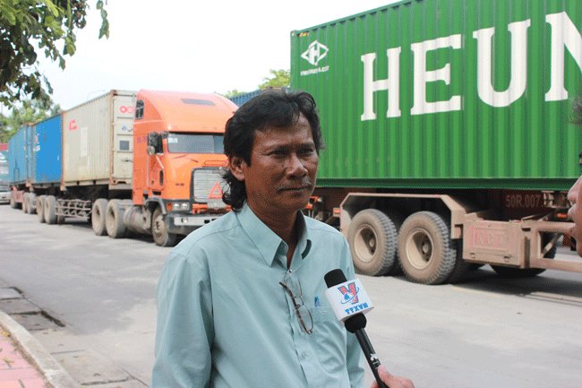 Chấp nhận đóng phí cao: Cửa khẩu Mộc Bài bớt ùn ứ Chấp nhận đóng phí cao: Cửa khẩu Mộc Bài bớt ùn ứ