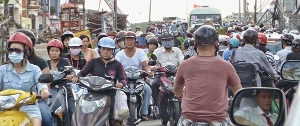 Hạn chế xe máy - lợi ích công cộng và quyền công dân