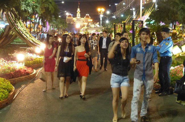 TPHCM nâng cấp đường Nguyễn Huệ thành quảng trường đi bộ