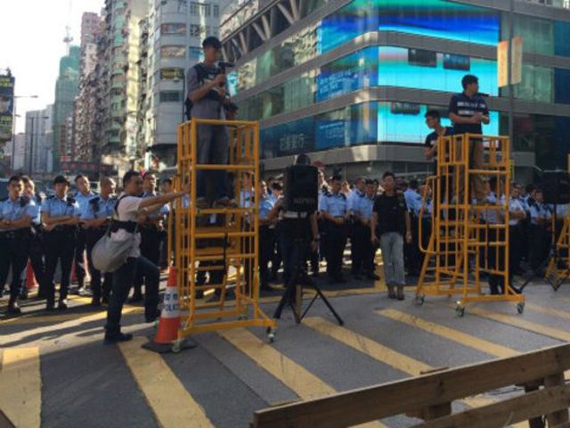 Hồng Kông tiếp tục dẹp các khu biểu tình