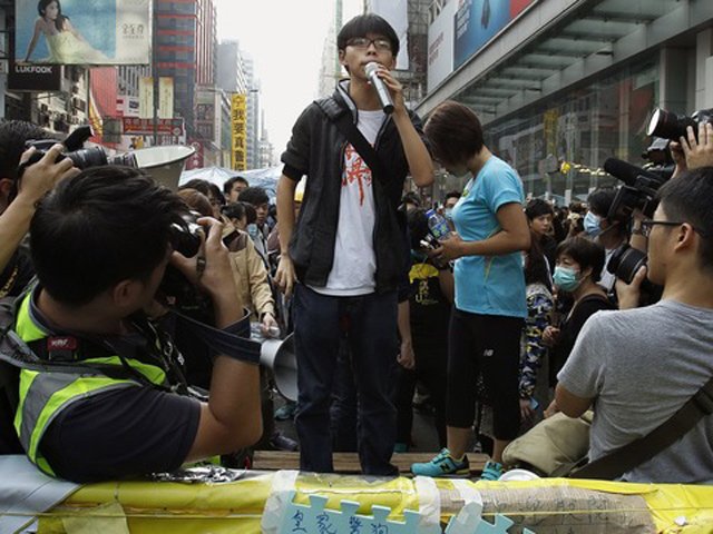 Thủ lĩnh biểu tình Hồng Kông tuyệt thực, Anh-TQ căng thẳng