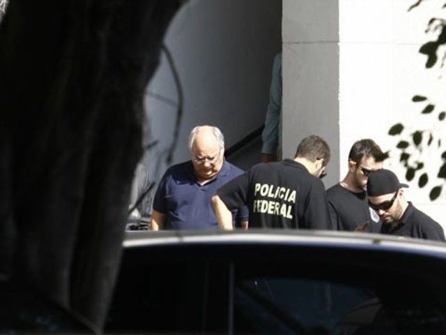 Brazil bắt cựu giám đốc Petrobras