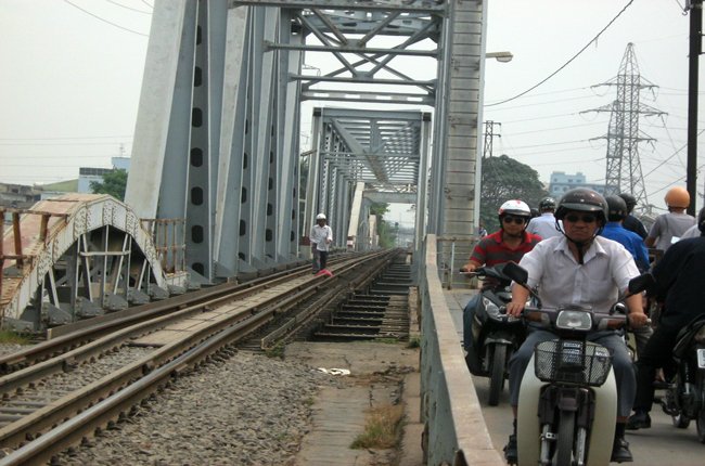 Sau đường bộ, sẽ nhượng quyền khai thác đường sắt