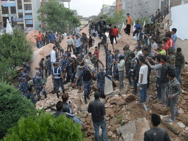 Ít nhất 806 người thiệt mạng do động đất tại Nepal