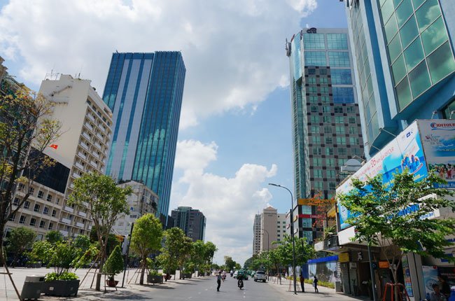 Giá thuê mặt bằng đường Nguyễn Huệ tăng mạnh