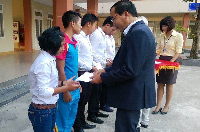 STF và Suntory PepsiCo tặng học bổng cho sinh viên Đà Nẵng