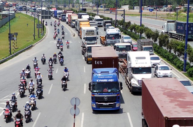 Xe container, taxi phải truyền dữ liệu về Tổng cục Đường bộ
