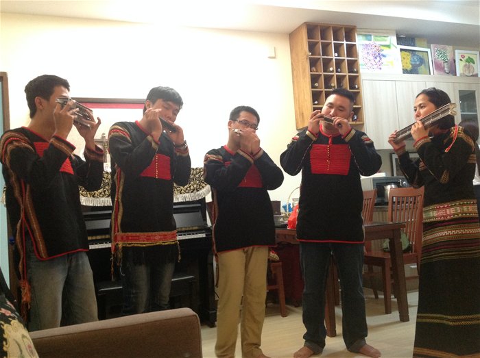 Lần đầu tiên harmonica Việt đến với festival quốc tế