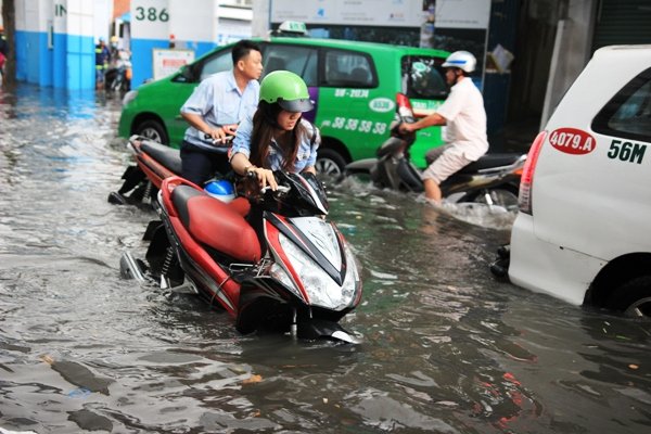 Kẹt xe, ngập nước và giải pháp quy hoạch đô thị