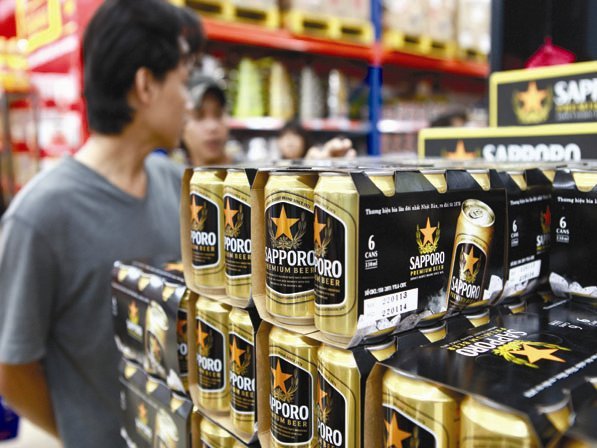Các hãng bia ngoại đang chiếm dần thị trường bia Việt