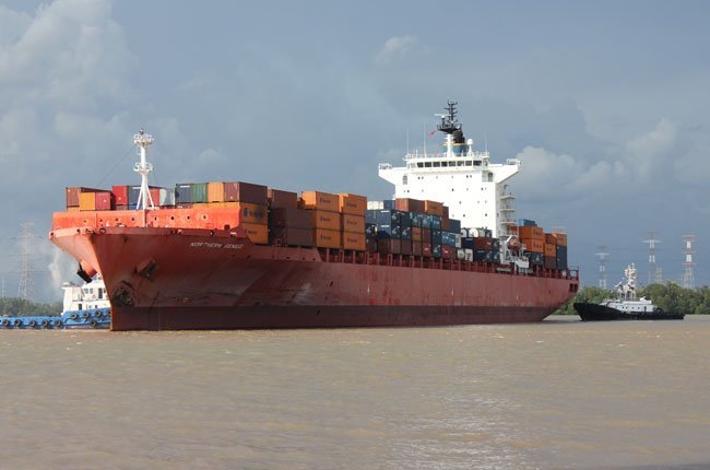TPHCM sẽ cân đối giữa nguồn hàng và phát triển cảng