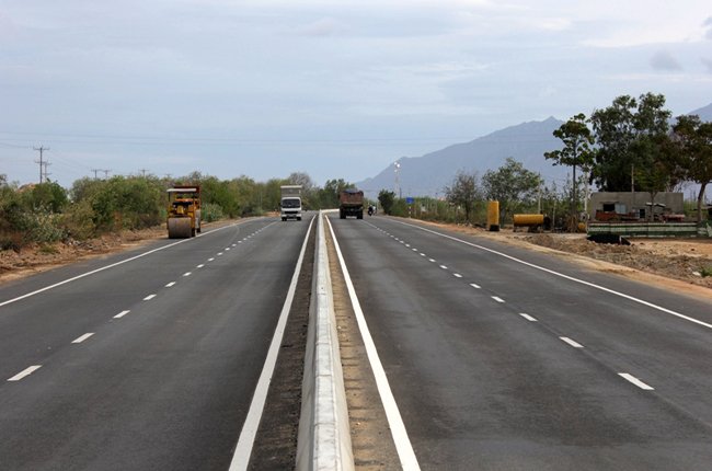 Hoàn thành nâng cấp quốc lộ 1A lên 4 làn xe