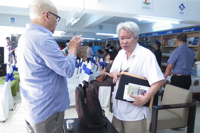 Mở trung tâm sách đại học ở TPHCM