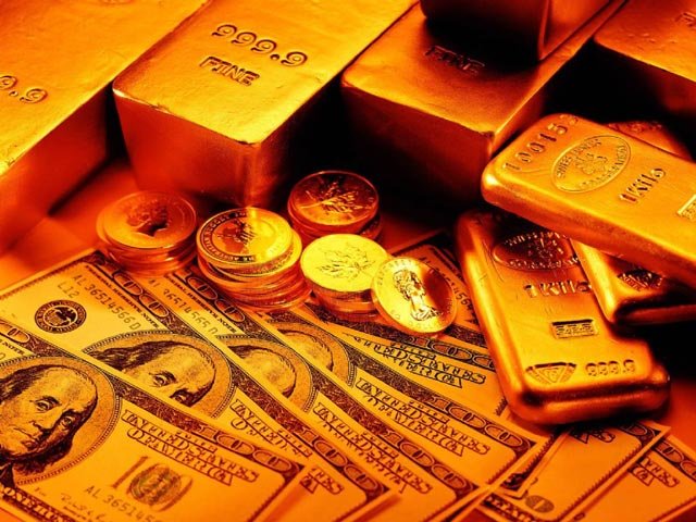 Giá vàng thế giới lại sát đáy do đô la Mỹ tăng
