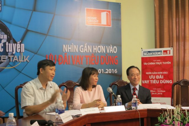 Nhà bán lẻ hợp tác công ty tài chính để kích cầu