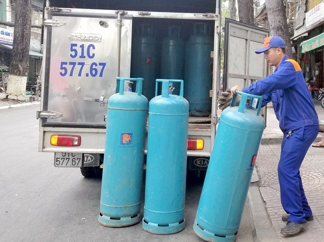 Giá gas giảm 5.000 đồng/bình
