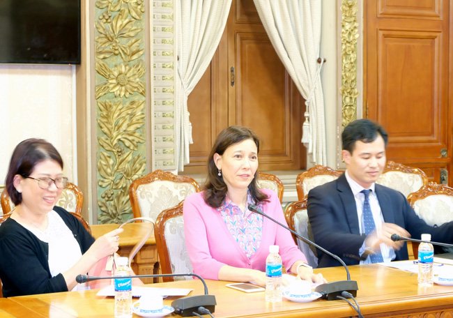 IPV hỗ trợ TPHCM đào tạo nhân lực cho thành phố thông minh