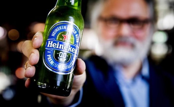Lợi nhuận Heineken tăng nhờ bia không cồn