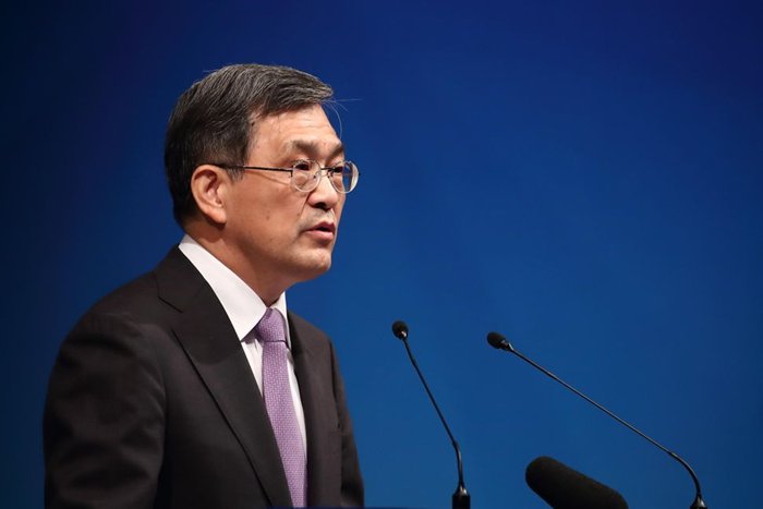 CEO hãng điện tử Samsung bất ngờ từ chức
