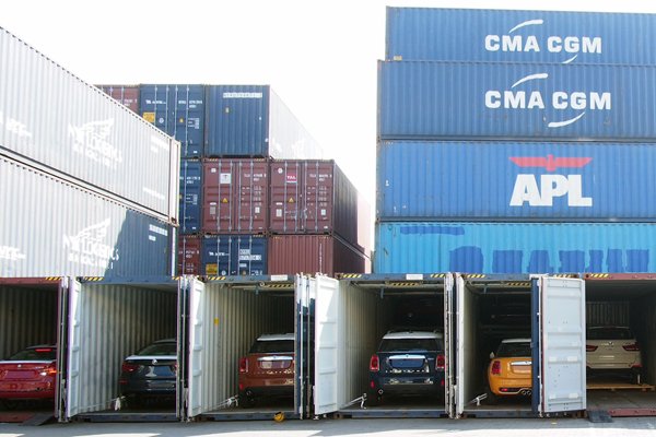 Thaco nhập khẩu lô xe BMW đầu tiên Thaco nhập khẩu lô xe BMW đầu tiên