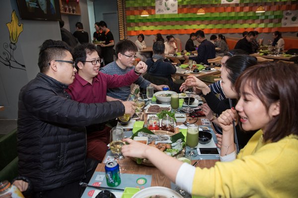 Wrap & Roll có nhà hàng nhượng quyền ở Thượng Hải