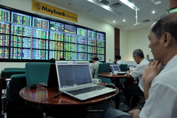 VN-Index tiến dần đến mốc 1.180