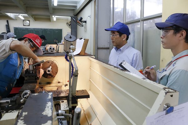 Quy hoạch lại giáo dục dạy nghề, chuyển sang tự chủ
