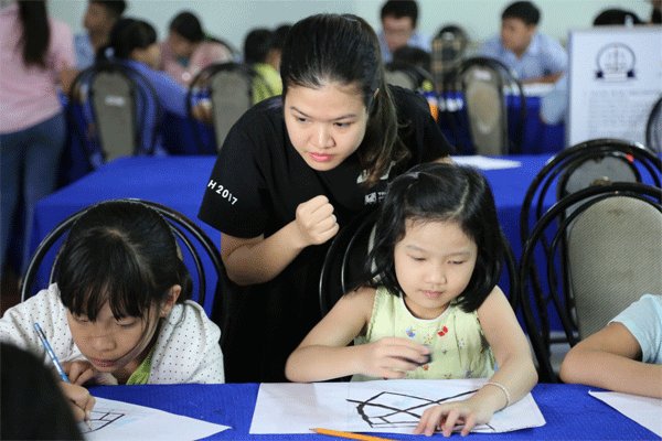 TPHCM: Trẻ em khuyết tật học thiết kế thành phố thông minh TPHCM: Trẻ em khuyết tật học thiết kế thành phố thông minh