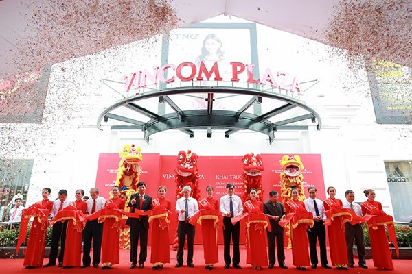 Vincom khai trương 3 trung tâm thương mại tại Sơn La, Nghệ An và TPHCM