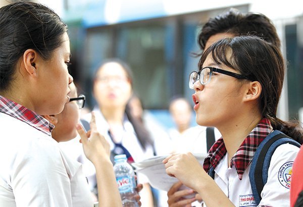 “Phải chi hè con cũng được đi chăn bò, lội sông”