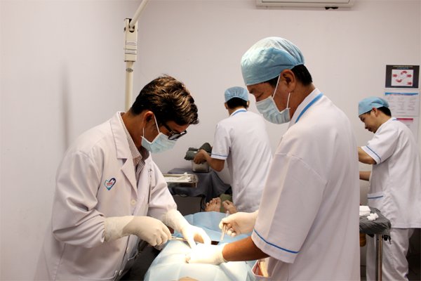 Bác sĩ Nguyễn Hữu Tùng 