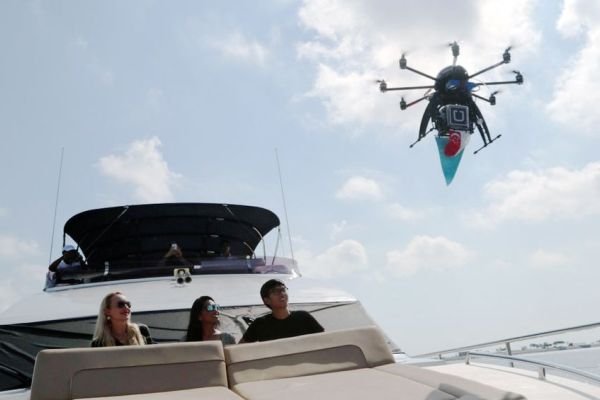 Uber tham vọng giao đồ ăn bằng máy bay không người lái