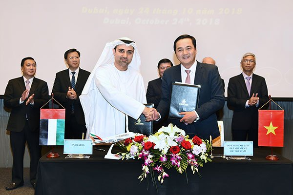 TPHCM bắt tay hàng không Emirates để kéo du khách từ UAE