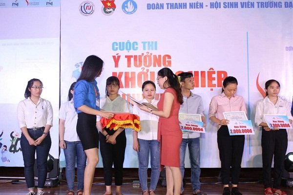 Trao học bổng STF- PNJ cho sinh viên Đại học Quy Nhơn