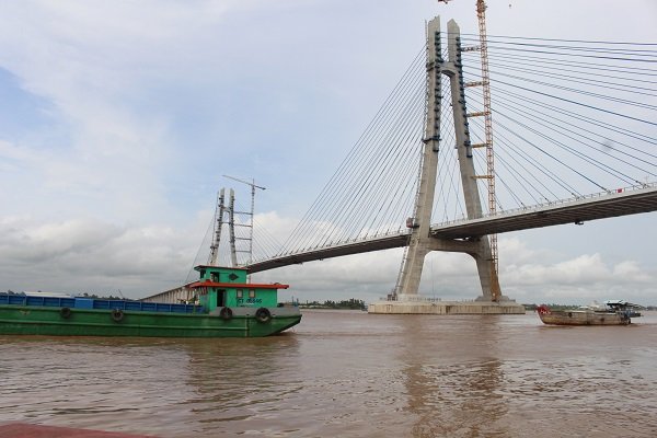 Công nhân hàn khắc phục sự cố cầu Vàm Cống phải đưa từ Hàn Quốc sang Công nhân hàn khắc phục sự cố cầu Vàm Cống phải đưa từ Hàn Quốc sang