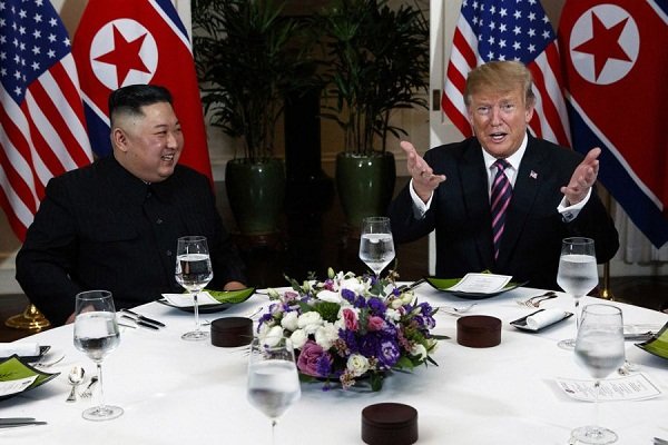 Tổng thống  Donald Trump và Chủ tịch Kim Jong-un dùng bữa tối chung tại Hà Nội