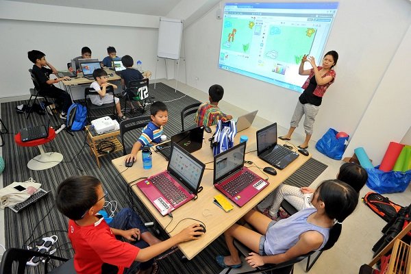 Trẻ em Việt học công nghệ chỉ để chơi
