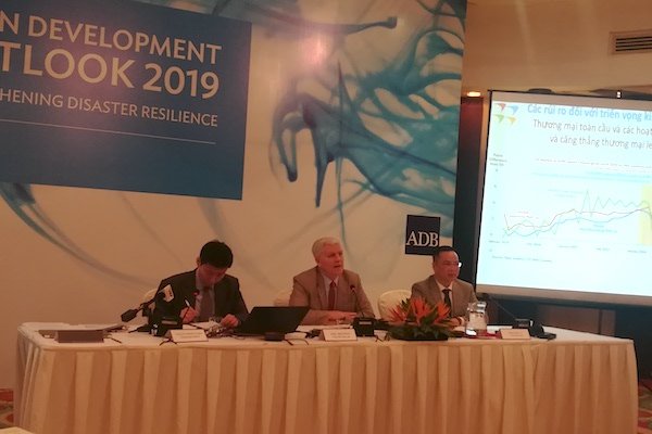 ADB: Kinh tế Việt Nam tăng thêm 2% GDP do thương chiến Trung - Mỹ